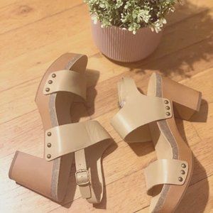 NWOT Lucky Brand Hairmony Platform Sandal Beige 🤩